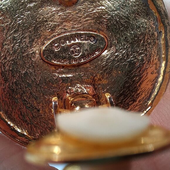 CHANEL 31 Rue Cambon Vintage 1980s Clip On Earrings Designer FAB! - Picture 10 of 11